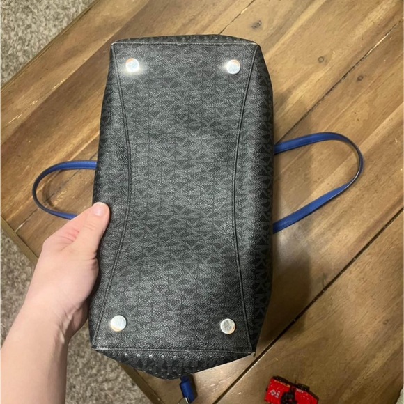 Michael Kors Voyager - Picture 2 of 10